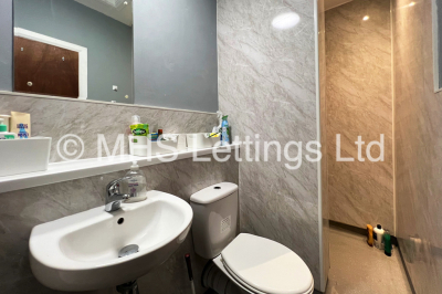 Thumbnail photo of 2 Bedroom Flat in Flat 3, 7 Midland Road, Leeds, LS6 1BQ