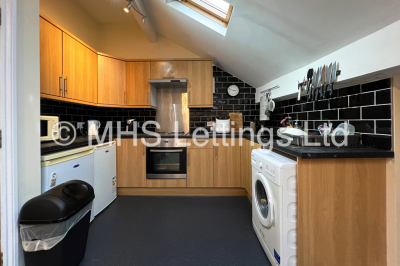 Thumbnail photo of 2 Bedroom Flat in Flat 4, 7 Midland Road, Leeds, LS6 1BQ