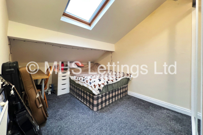 Thumbnail photo of 2 Bedroom Flat in Flat 4, 7 Midland Road, Leeds, LS6 1BQ