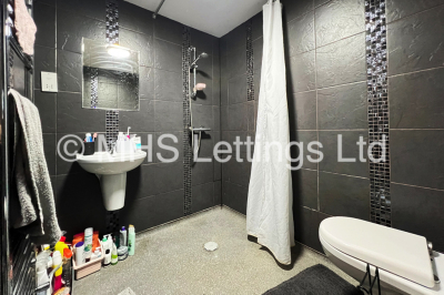 Thumbnail photo of 2 Bedroom Flat in Flat 4, 7 Midland Road, Leeds, LS6 1BQ