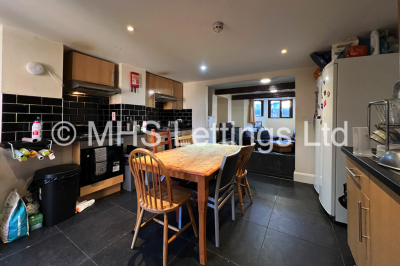 Thumbnail photo of 9 Bedroom Mid Terraced House in 20 Regent Park Avenue, Leeds, LS6 2AU