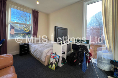 Thumbnail photo of 9 Bedroom Mid Terraced House in 20 Regent Park Avenue, Leeds, LS6 2AU