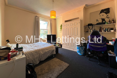 Thumbnail photo of 9 Bedroom Mid Terraced House in 20 Regent Park Avenue, Leeds, LS6 2AU