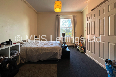 Thumbnail photo of 9 Bedroom Mid Terraced House in 20 Regent Park Avenue, Leeds, LS6 2AU