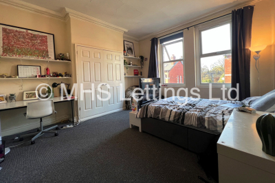 Thumbnail photo of 9 Bedroom Mid Terraced House in 20 Regent Park Avenue, Leeds, LS6 2AU