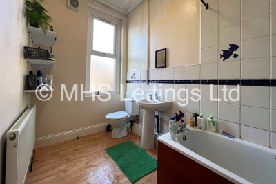 Thumbnail photo of 9 Bedroom Mid Terraced House in 20 Regent Park Avenue, Leeds, LS6 2AU