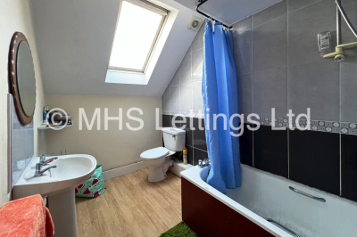 Thumbnail photo of 9 Bedroom Mid Terraced House in 20 Regent Park Avenue, Leeds, LS6 2AU