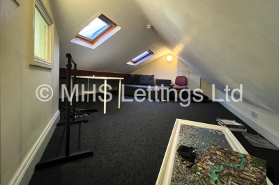 Thumbnail photo of 9 Bedroom Mid Terraced House in 20 Regent Park Avenue, Leeds, LS6 2AU