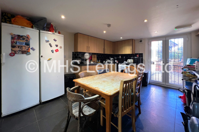 Thumbnail photo of 9 Bedroom Mid Terraced House in 20 Regent Park Avenue, Leeds, LS6 2AU