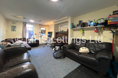 Thumbnail photo of 9 Bedroom Mid Terraced House in 199 Hyde Park Road, Leeds, LS6 1AH