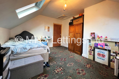 Thumbnail photo of 7 Bedroom Semi-Detached House in 9 North Hill Road, Leeds, LS6 2EN