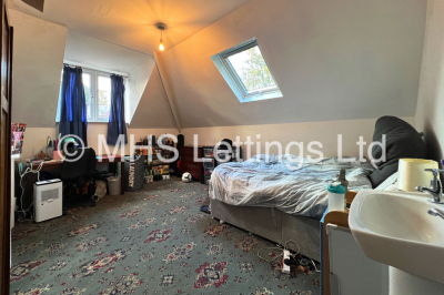 Thumbnail photo of 7 Bedroom Semi-Detached House in 9 North Hill Road, Leeds, LS6 2EN