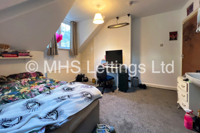 Thumbnail photo of 7 Bedroom Semi-Detached House in 9 North Hill Road, Leeds, LS6 2EN