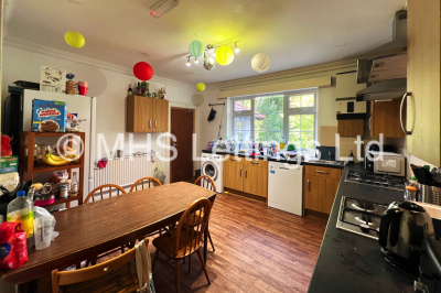 Thumbnail photo of 7 Bedroom Semi-Detached House in 9 North Hill Road, Leeds, LS6 2EN