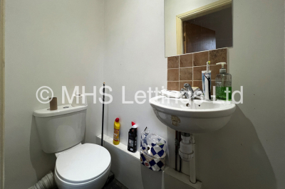 Thumbnail photo of 3 Bedroom Apartment in Flat 4, 2 St John's Terrace, Leeds, LS3 1DY