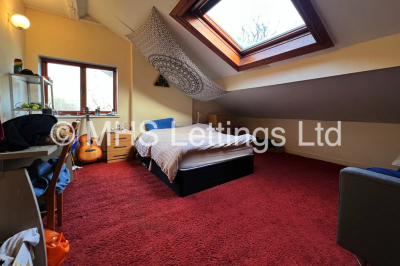 Thumbnail photo of 3 Bedroom Apartment in Flat 4, 2 St John's Terrace, Leeds, LS3 1DY