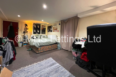 Thumbnail photo of 9 Bedroom Mid Terraced House in 197 Hyde Park Road, Leeds, LS6 1AH