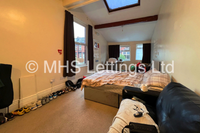 Thumbnail photo of 9 Bedroom Mid Terraced House in 197 Hyde Park Road, Leeds, LS6 1AH