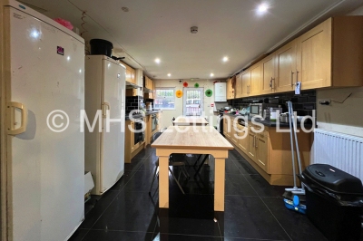 Thumbnail photo of 9 Bedroom Mid Terraced House in 197 Hyde Park Road, Leeds, LS6 1AH