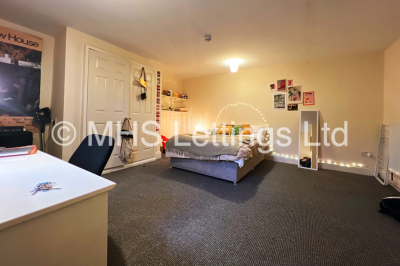 Thumbnail photo of 8 Bedroom Mid Terraced House in 249 Hyde Park Road, Leeds, LS6 1AG