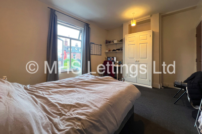 Thumbnail photo of 6 Bedroom Mid Terraced House in 19 Brudenell View, Leeds, LS6 1HG