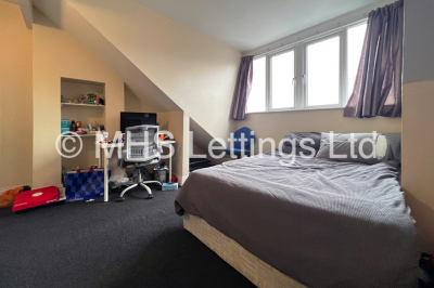 Thumbnail photo of 6 Bedroom Mid Terraced House in 19 Brudenell View, Leeds, LS6 1HG