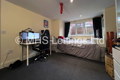 Thumbnail photo of 6 Bedroom Mid Terraced House in 19 Brudenell View, Leeds, LS6 1HG