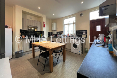 Thumbnail photo of 6 Bedroom Mid Terraced House in 19 Brudenell View, Leeds, LS6 1HG