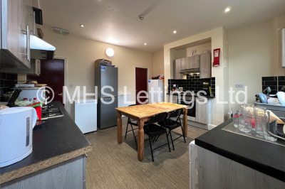 Thumbnail photo of 6 Bedroom Mid Terraced House in 19 Brudenell View, Leeds, LS6 1HG