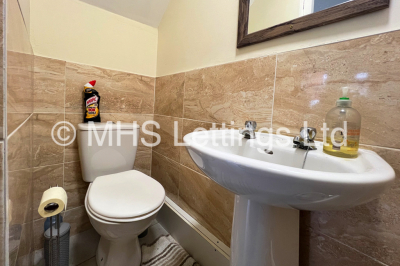 Thumbnail photo of 6 Bedroom Mid Terraced House in 19 Brudenell View, Leeds, LS6 1HG