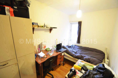 Thumbnail photo of 3 Bedroom Mid Terraced House in 26 Park View Avenue, Leeds, LS4 2LH