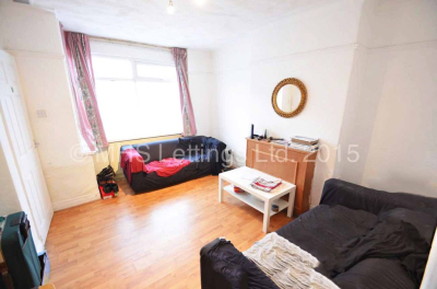 Thumbnail photo of 3 Bedroom Mid Terraced House in 26 Park View Avenue, Leeds, LS4 2LH