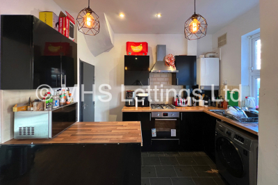 Thumbnail photo of 4 Bedroom Mid Terraced House in 10 Mayville Place, Leeds, LS6 1NE