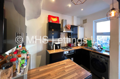 Thumbnail photo of 4 Bedroom Mid Terraced House in 10 Mayville Place, Leeds, LS6 1NE