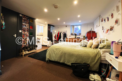 Thumbnail photo of 4 Bedroom Mid Terraced House in 10 Mayville Place, Leeds, LS6 1NE