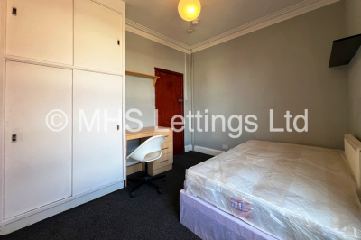 Thumbnail photo of 4 Bedroom Apartment in 92a Queens Road, Leeds, LS6 1HU