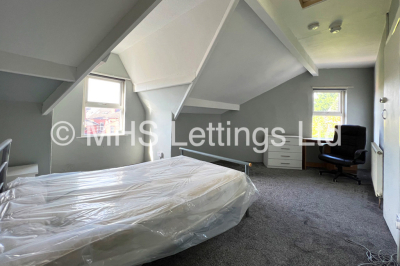 Thumbnail photo of 4 Bedroom Apartment in 92a Queens Road, Leeds, LS6 1HU