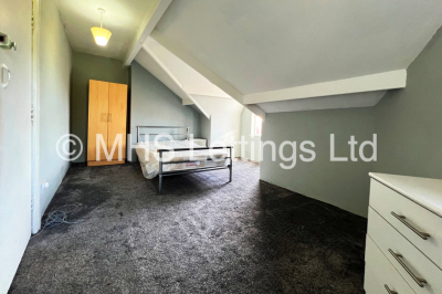 Thumbnail photo of 4 Bedroom Apartment in 92a Queens Road, Leeds, LS6 1HU