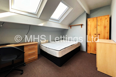 Thumbnail photo of 4 Bedroom Apartment in 92a Queens Road, Leeds, LS6 1HU