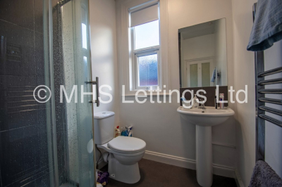 Thumbnail photo of 5 Bedroom Mid Terraced House in 7 Norville Terrace, Leeds, LS6 1BS