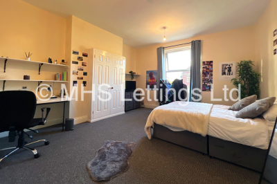 Thumbnail photo of 8 Bedroom Mid Terraced House in 19 Ash Grove, Leeds, LS6 1AX