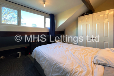 Thumbnail photo of 8 Bedroom Mid Terraced House in 19 Ash Grove, Leeds, LS6 1AX