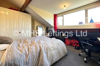 Thumbnail photo of 8 Bedroom Mid Terraced House in 19 Ash Grove, Leeds, LS6 1AX