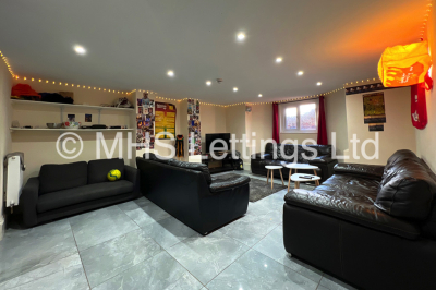 Thumbnail photo of 8 Bedroom Mid Terraced House in 19 Ash Grove, Leeds, LS6 1AX