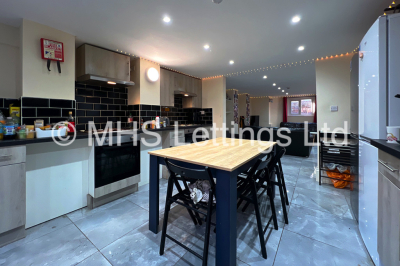 Thumbnail photo of 8 Bedroom Mid Terraced House in 19 Ash Grove, Leeds, LS6 1AX