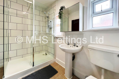 Thumbnail photo of 7 Bedroom Mid Terraced House in 31 Estcourt Avenue, Leeds, LS6 3ES