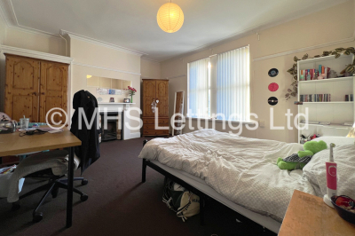 Thumbnail photo of 6 Bedroom Mid Terraced House in 33 Chestnut Avenue, Leeds, LS6 1AZ
