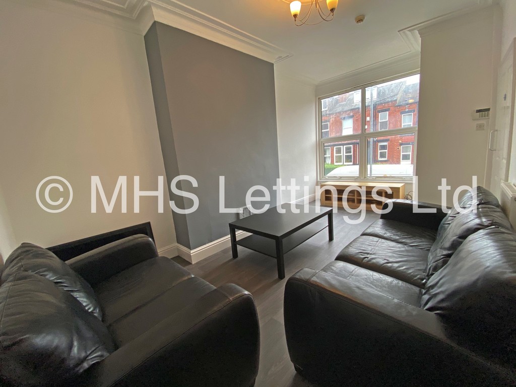 Photo of 4 Bedroom End Terraced House in 66 Beechwood Mount, Leeds, LS4 2NQ