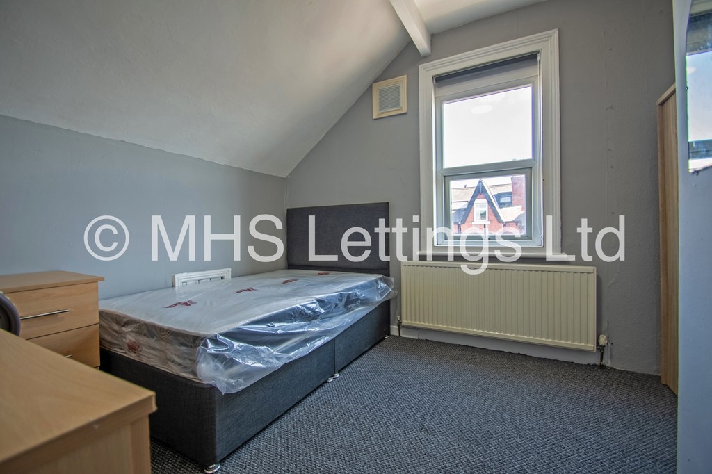 Photo of 4 Bedroom Flat in 80a Brudenell Road, Leeds, LS6 1EG