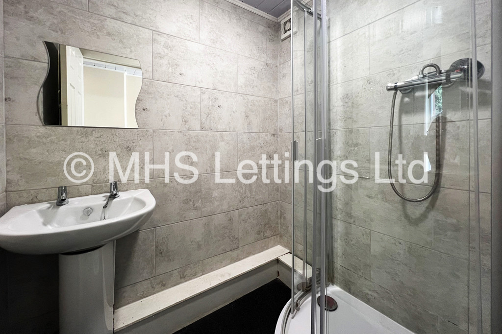 Photo of 1 Bedroom Shared House in Room 4, 217 Woodhouse Street, Leeds, LS6 2NY